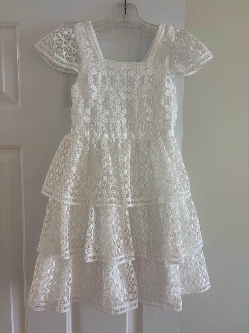 Kensie Girl White Lace Tiered Girls Dress (size 7)